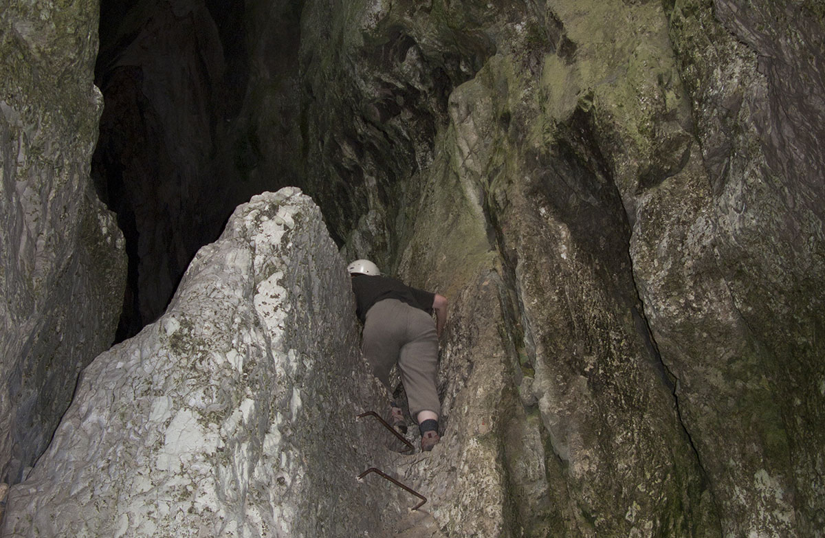 Eingang zur Höhle